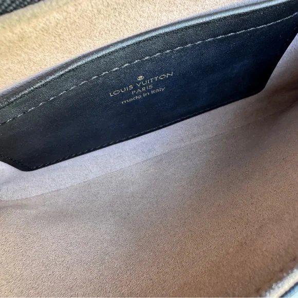 Louis Vuitton Empreinte Coussin Pochette - Picture 15 of 15